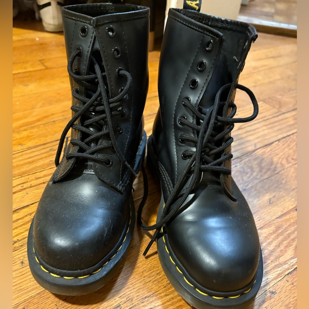 Doc Martens Original 1460 Black Leather Lace-Up Boots. Women size 6.5 -